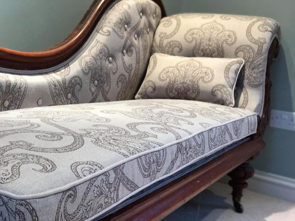 Classis corner sofa upholstered with gray pattern fabric